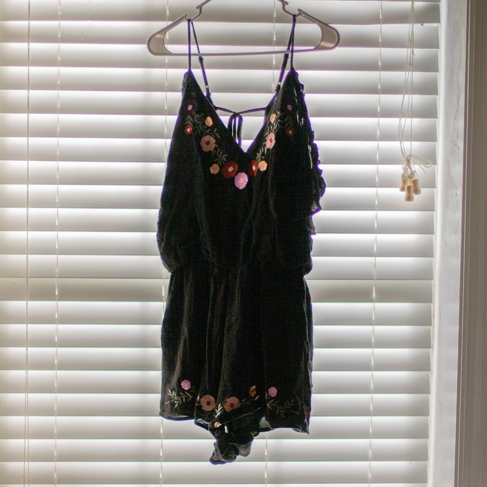 Off-The-Shoulder Romper w/ Pockets